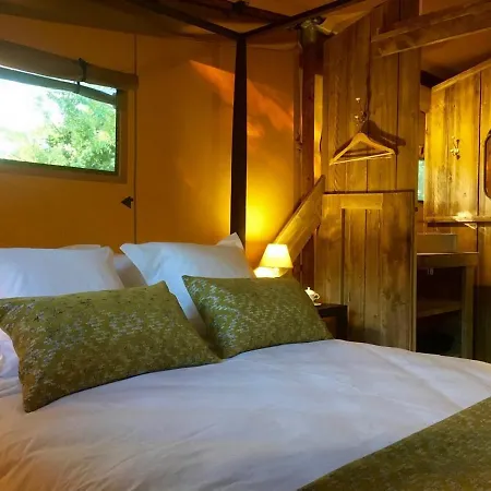 Les Lodges Du Chateau Pres La Rochelle Domek letniskowy *