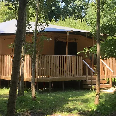 Les Lodges Du Chateau Pres La Rochelle Domek letniskowy *